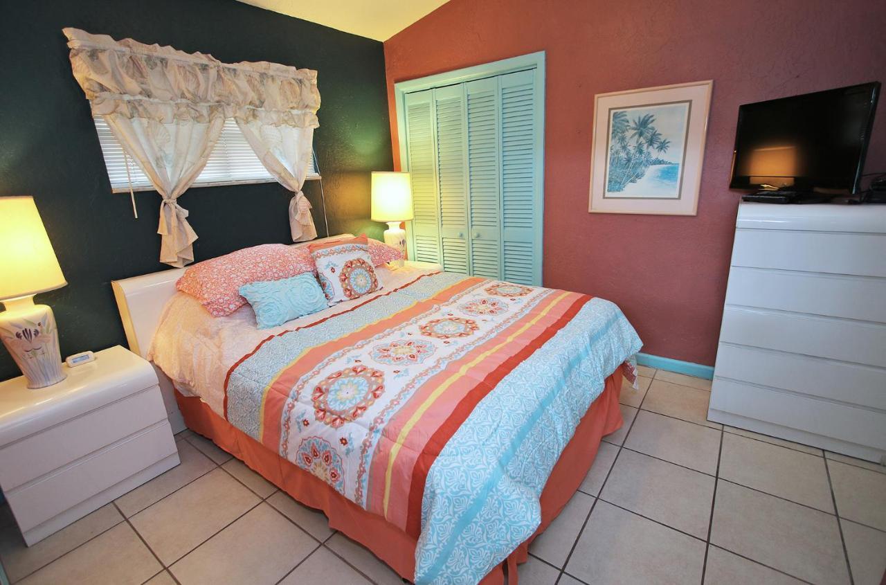 Affordable Beach Condos - One Bedroom Dlx Condos St. Pete Beach Exteriör bild